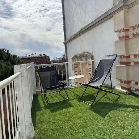 Апартаменты Maison Belle Epoque A Avec Terrasse, 200m - Fr-1-494-157 Руайян